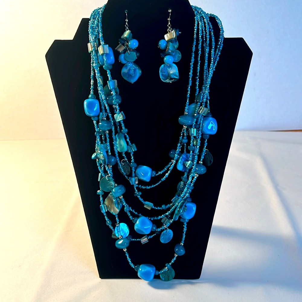 Absolutely Stunning Blue Bead Statement Necklace … - image 1